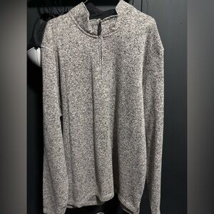 Wrangler Heathered Gray Men’s Quarter Zip Sweater